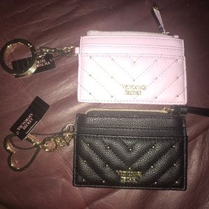 Vs . pocket pounches